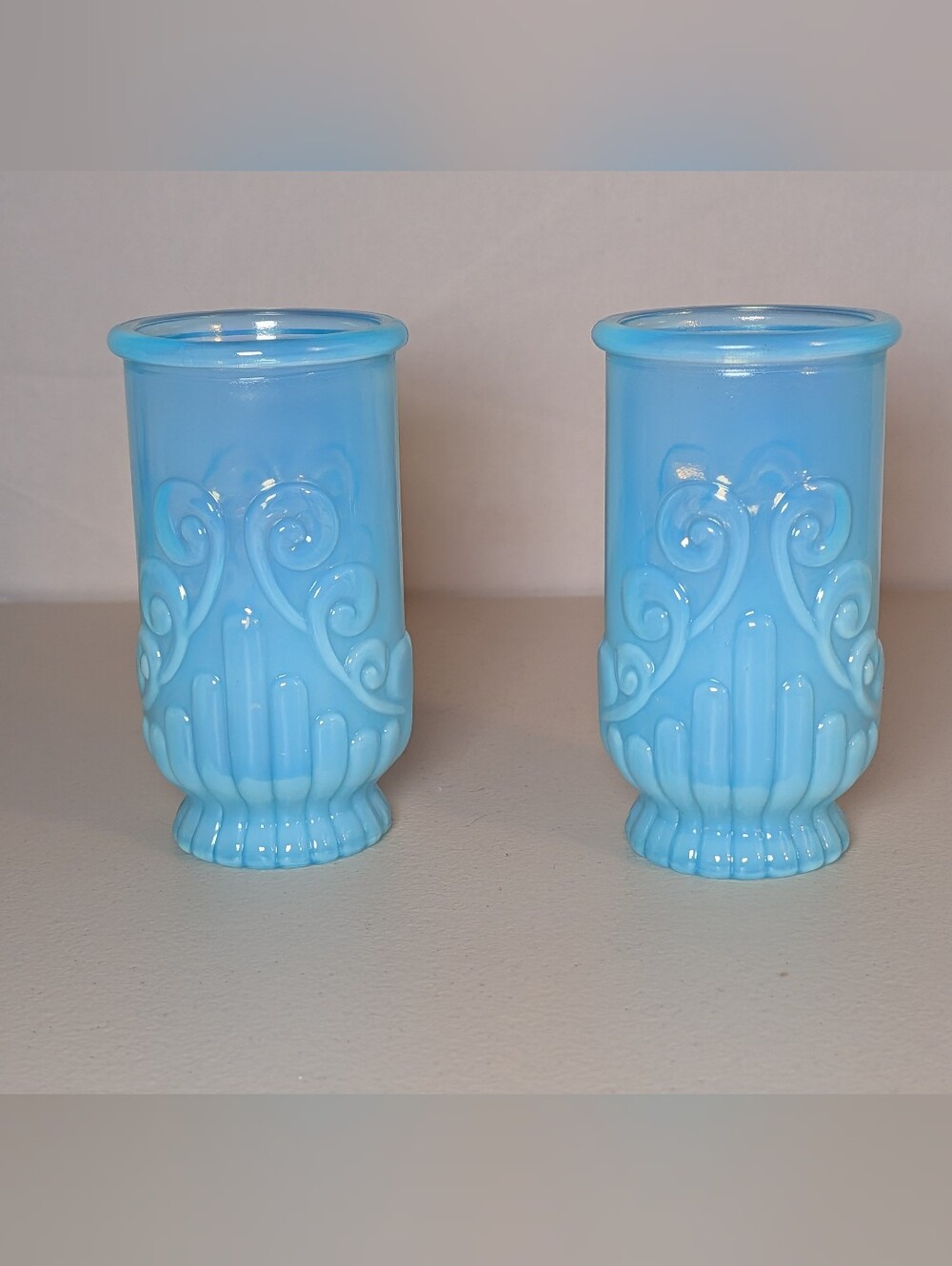 Vintage 1970s Avon blue opalescent Vanity Vase Toothbrush Holder